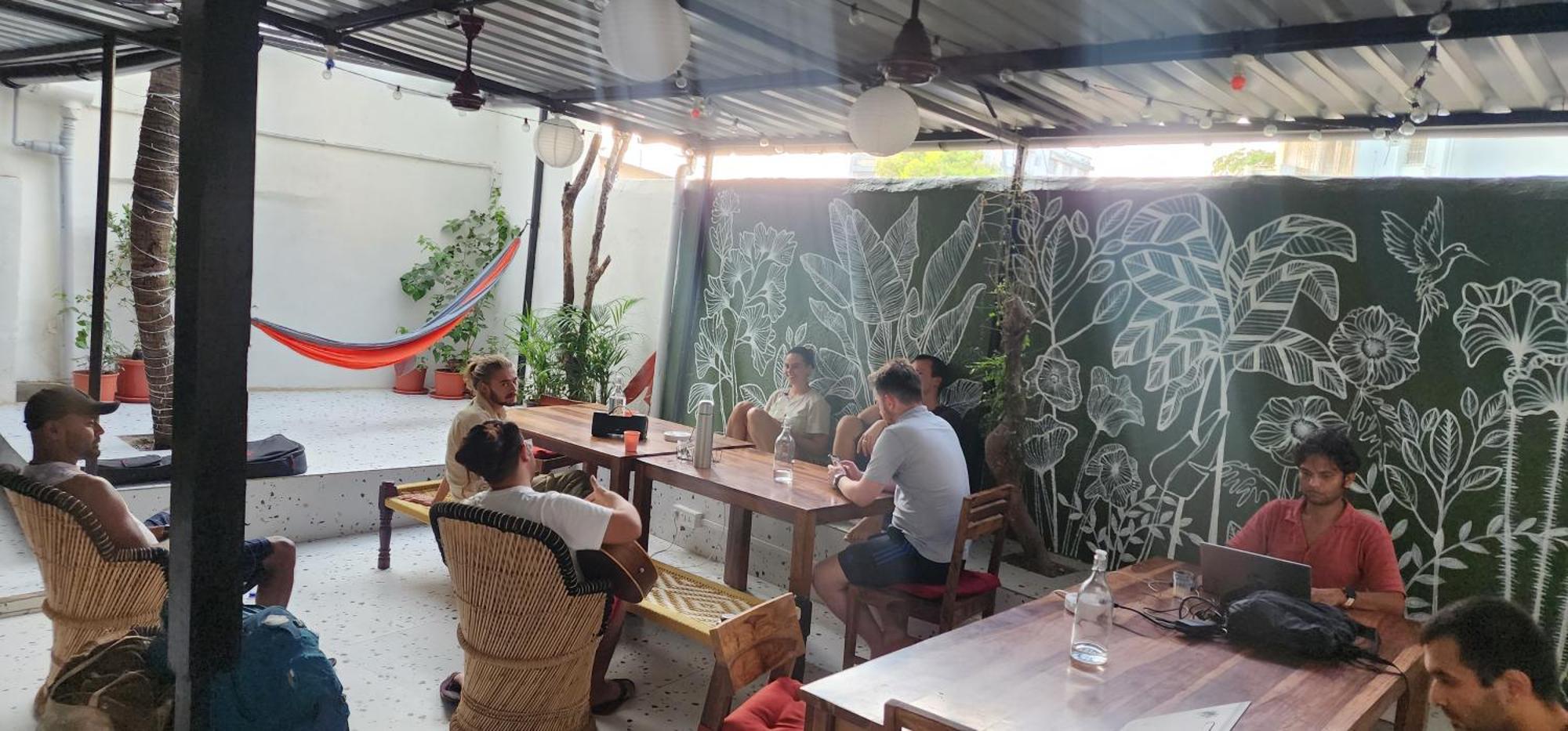 Hammock Hostels - Bandra มุมไบ ภายนอก รูปภาพ