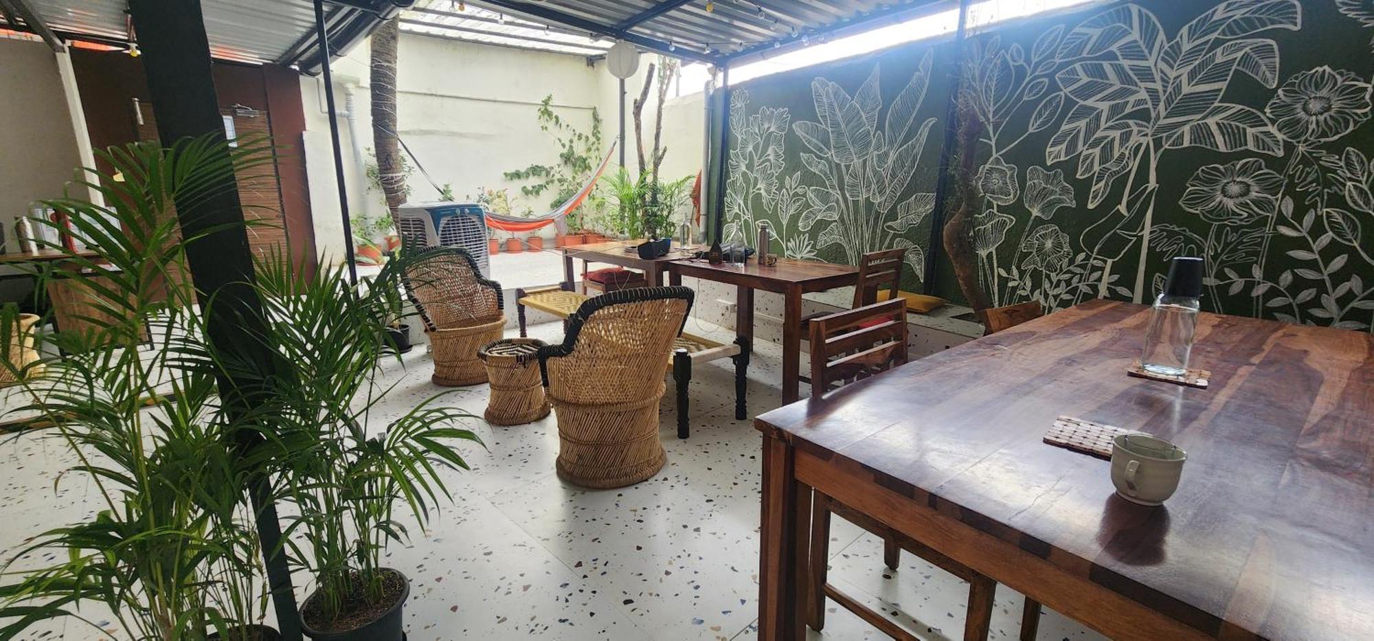 Hammock Hostels - Bandra มุมไบ ภายนอก รูปภาพ