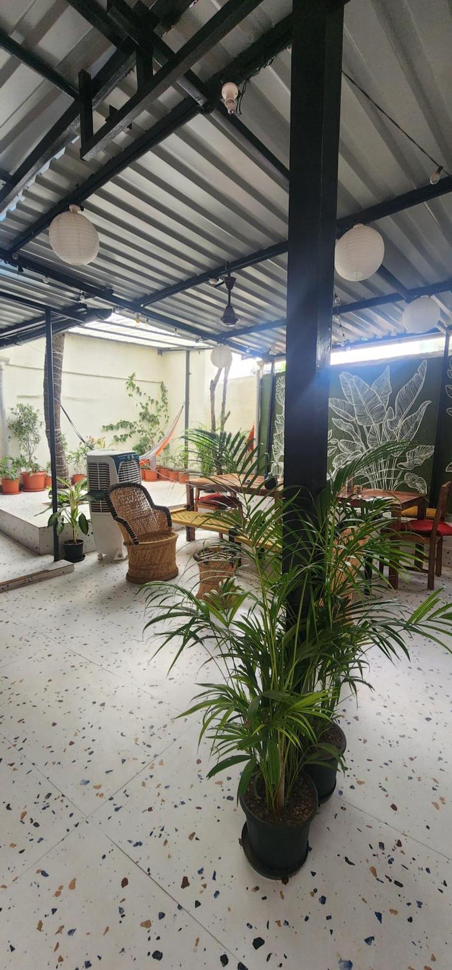 Hammock Hostels - Bandra มุมไบ ภายนอก รูปภาพ