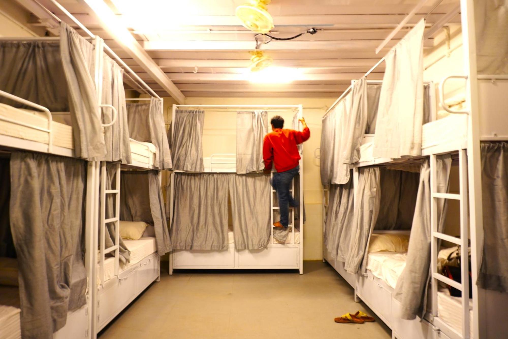 Hammock Hostels - Bandra มุมไบ ภายนอก รูปภาพ
