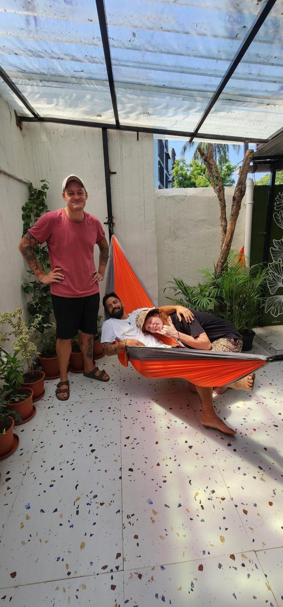 Hammock Hostels - Bandra มุมไบ ภายนอก รูปภาพ