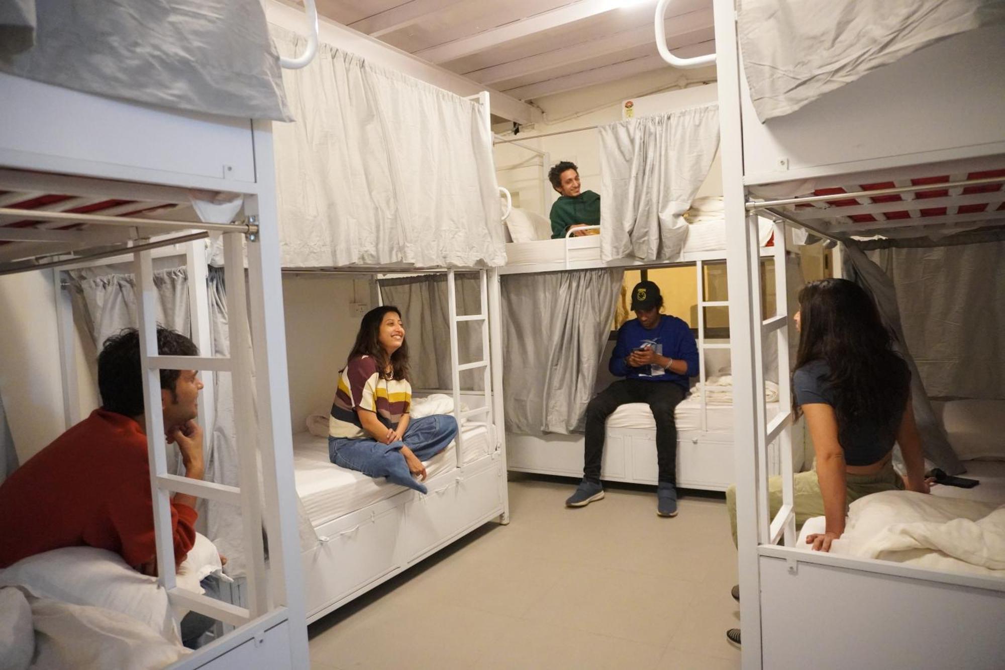 Hammock Hostels - Bandra มุมไบ ภายนอก รูปภาพ