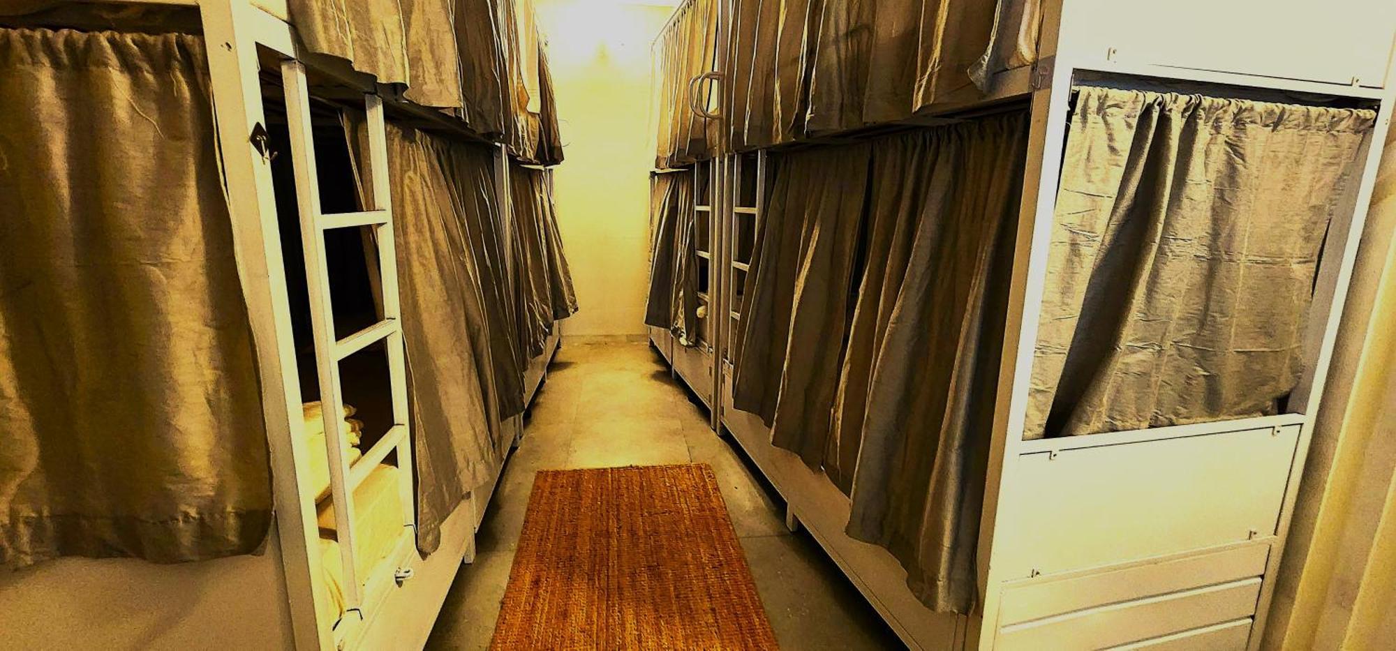 Hammock Hostels - Bandra มุมไบ ภายนอก รูปภาพ
