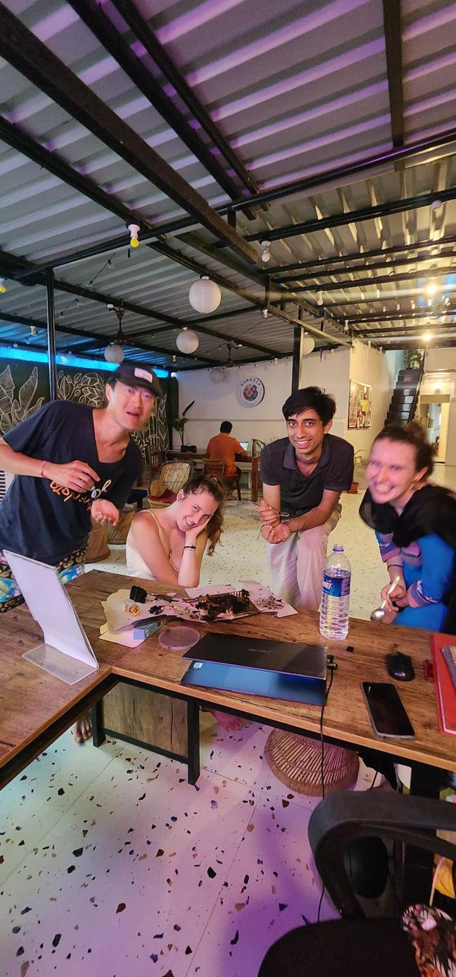 Hammock Hostels - Bandra มุมไบ ภายนอก รูปภาพ