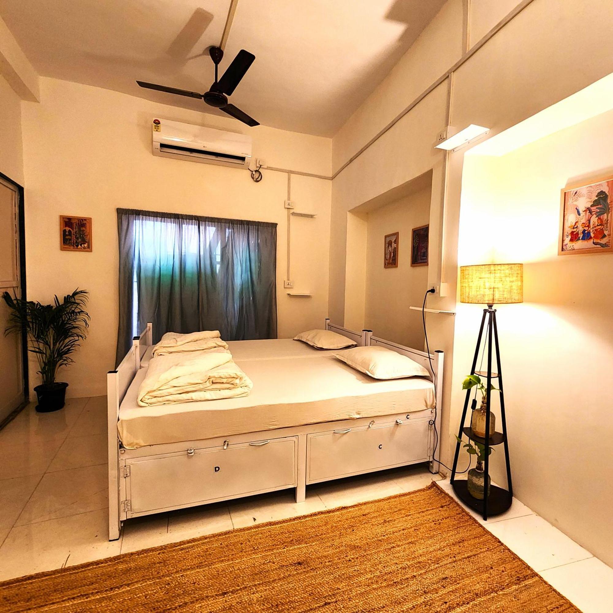 Hammock Hostels - Bandra มุมไบ ภายนอก รูปภาพ