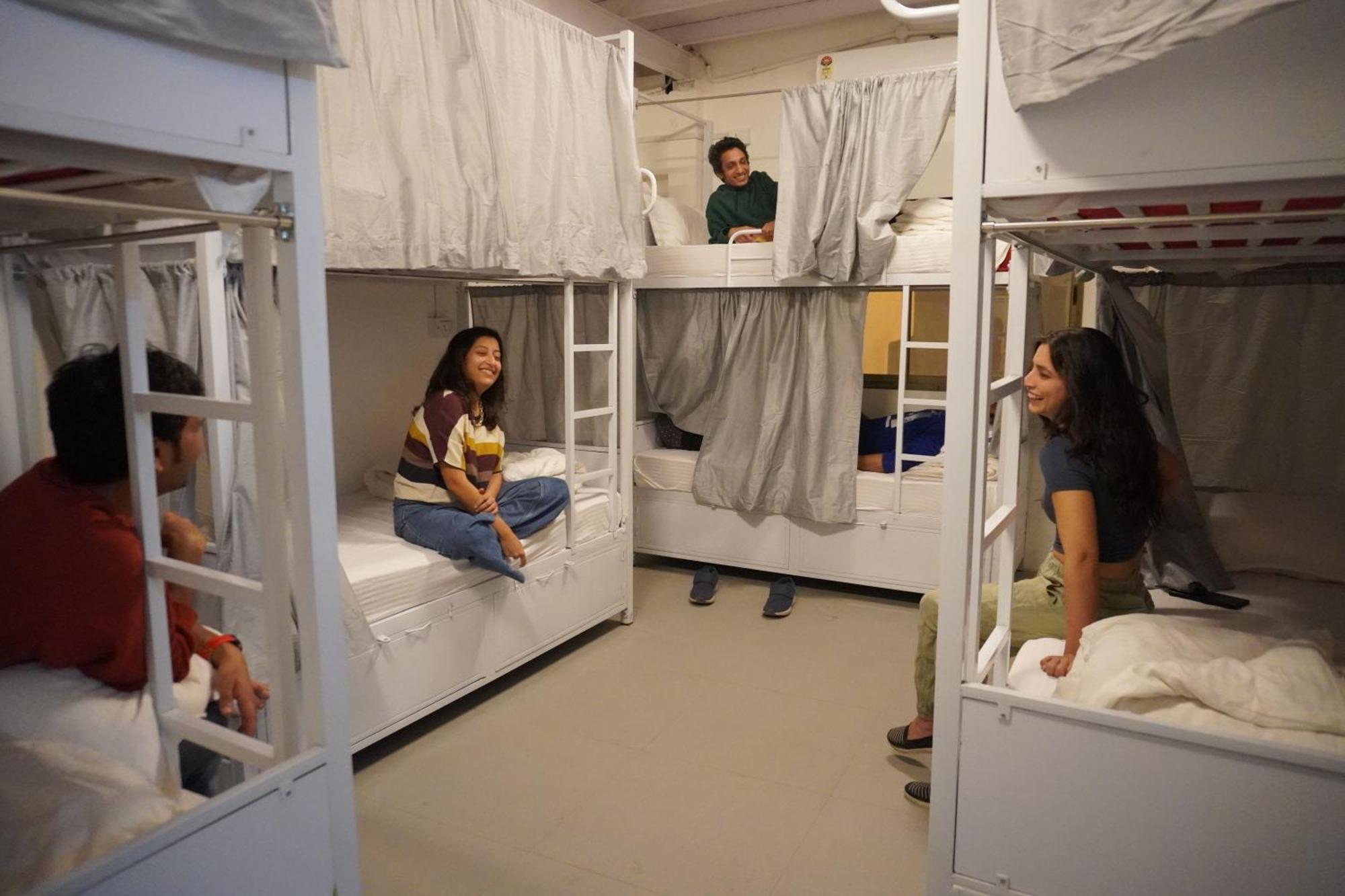 Hammock Hostels - Bandra มุมไบ ภายนอก รูปภาพ