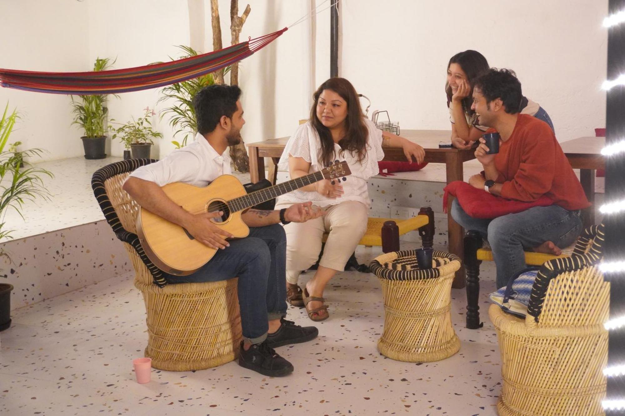 Hammock Hostels - Bandra มุมไบ ภายนอก รูปภาพ